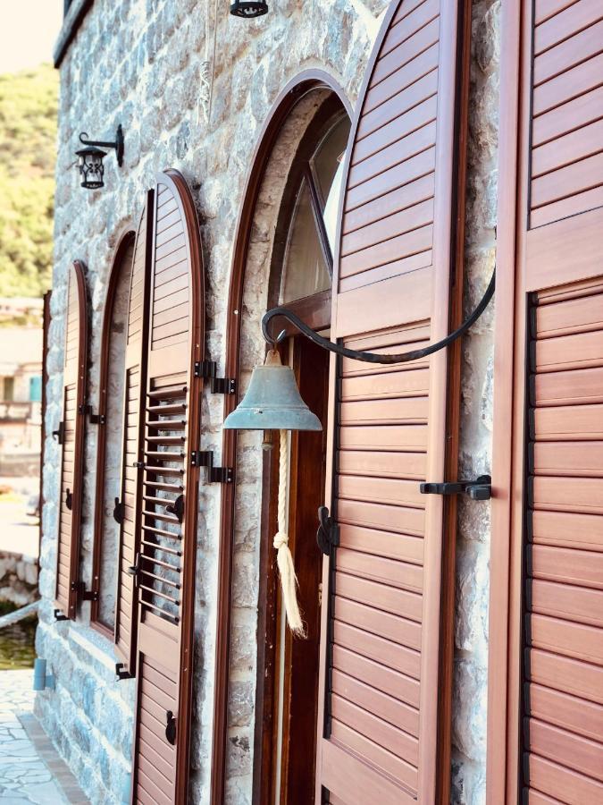 Hotel Carrubba Donja Lastva Kültér fotó