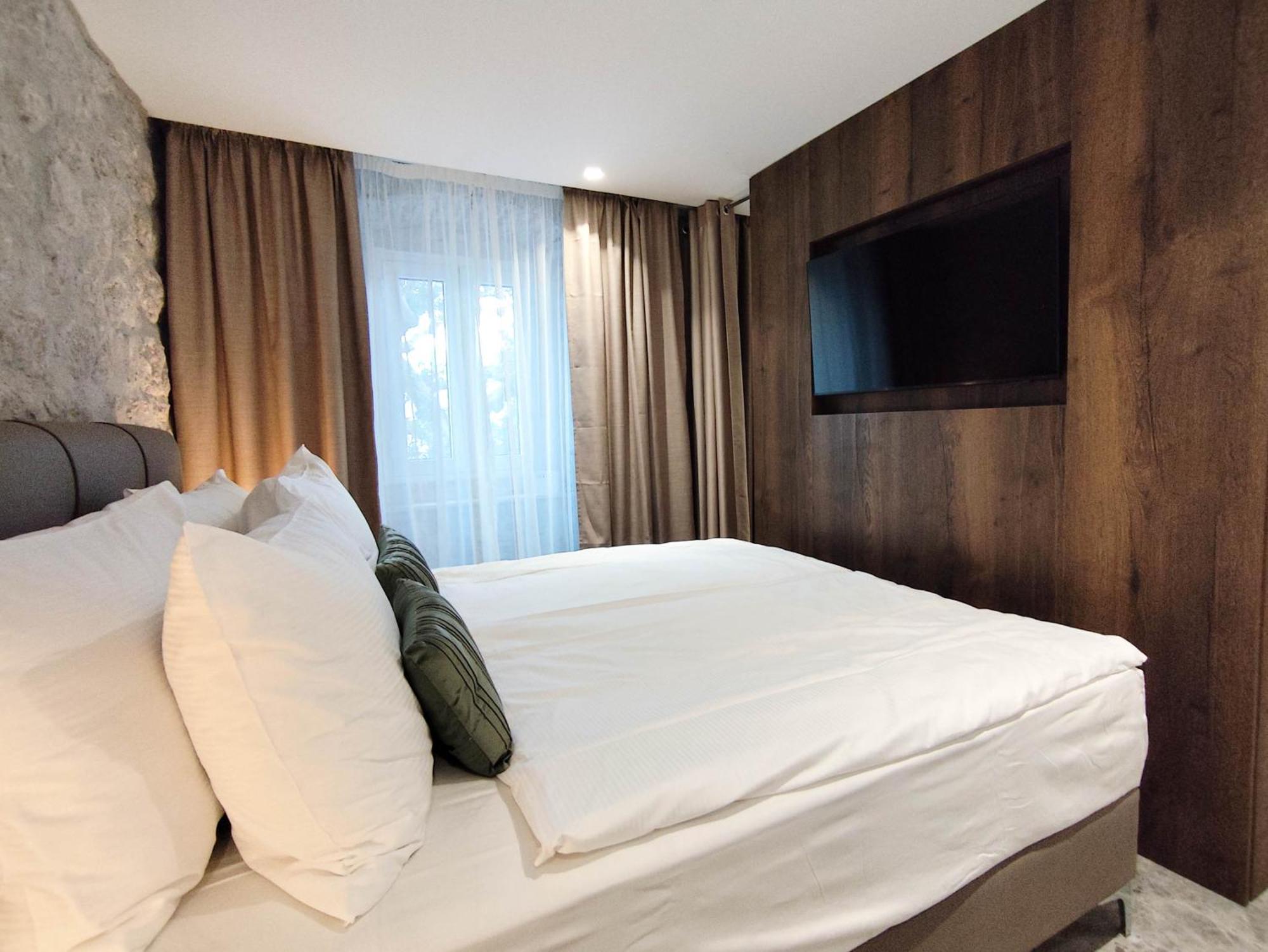 Hotel Carrubba Donja Lastva Szoba fotó