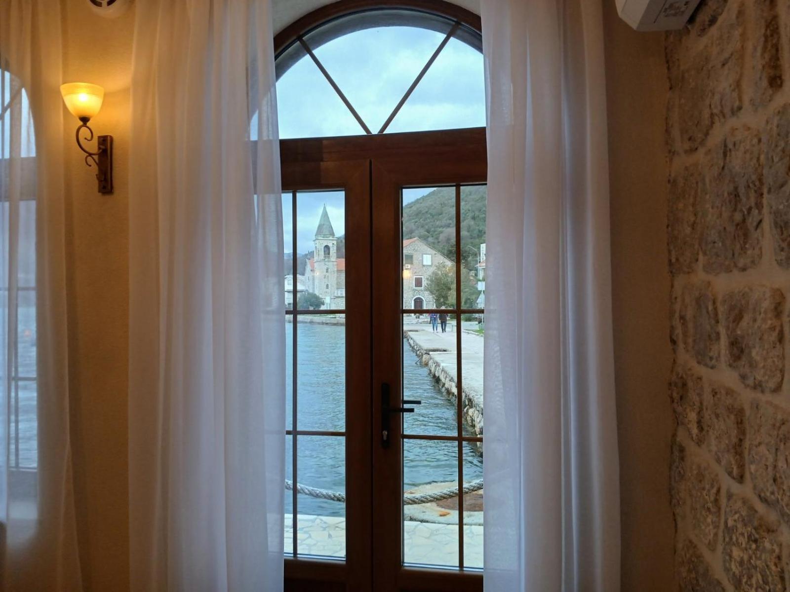 Hotel Carrubba Donja Lastva Szoba fotó
