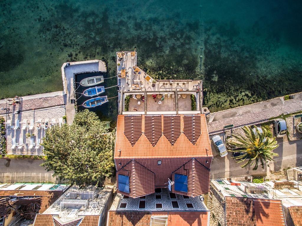 Hotel Carrubba Donja Lastva Kültér fotó