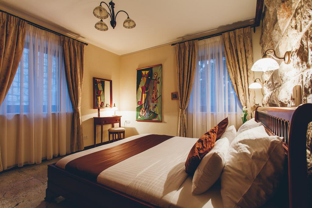 Hotel Carrubba Donja Lastva Kültér fotó